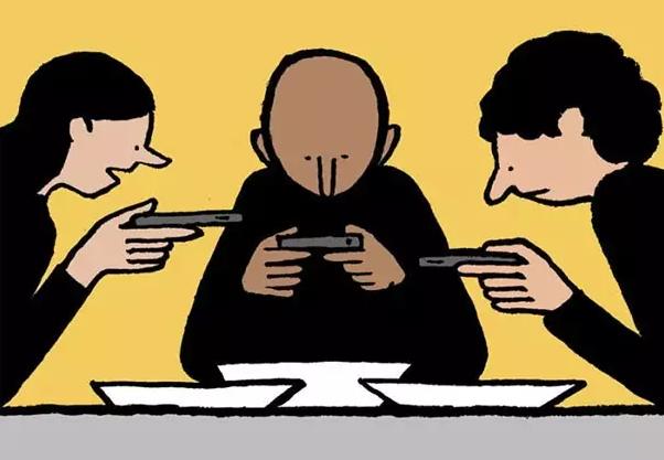 老婆天天玩手机该怎么办,老婆每天晚上玩手机到深夜怎么办