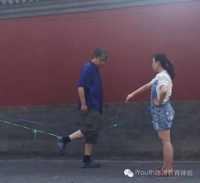 茅坑跳皮筋,跳茅坑的玩法跳皮筋