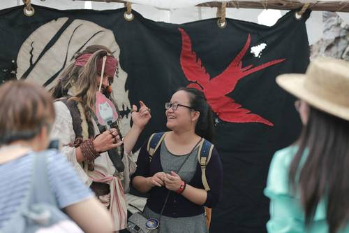 迪士尼雨中表演,上海迪士尼乐园雨中