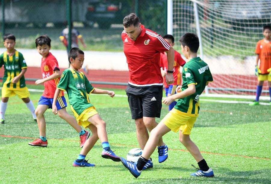 足球世界杯纪念品,2024世界杯足球训练服