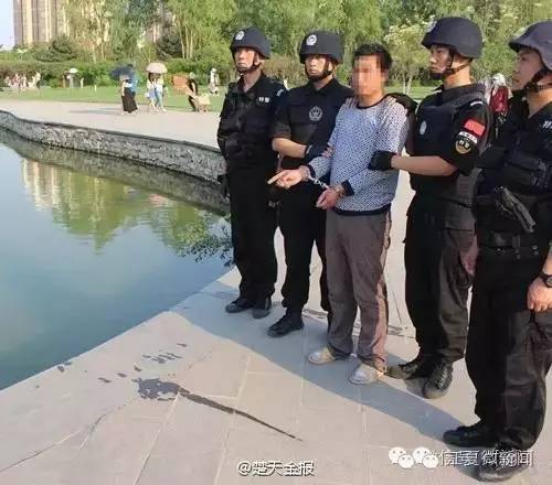 女子被塞进后备箱后续,女子遭男子强塞后备箱