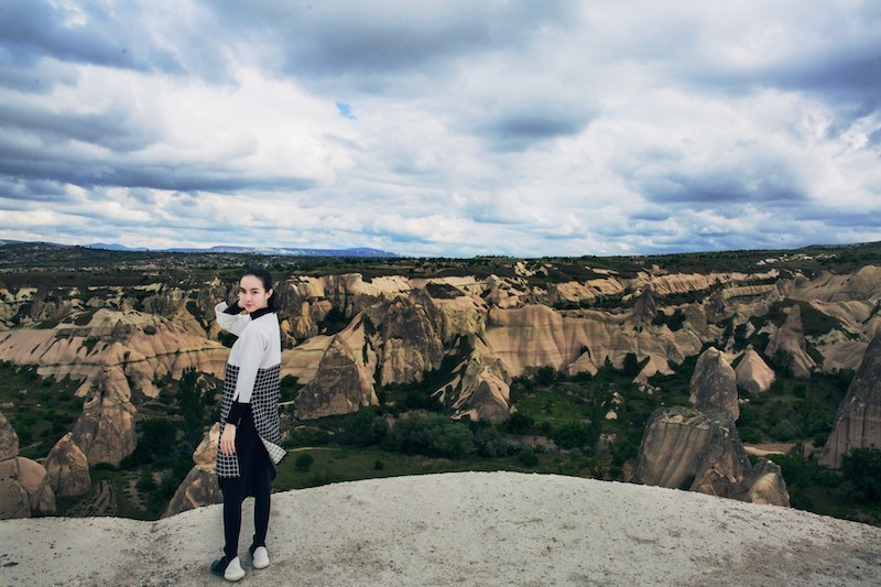 人在路上该怎么走,人在吃饭的时候应该怎么吃