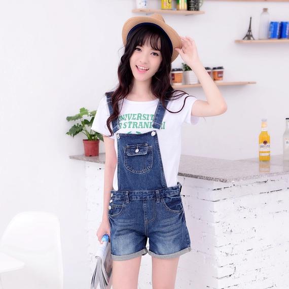 背带裤的夏天，时间再回不到从前青春岁月且珍惜