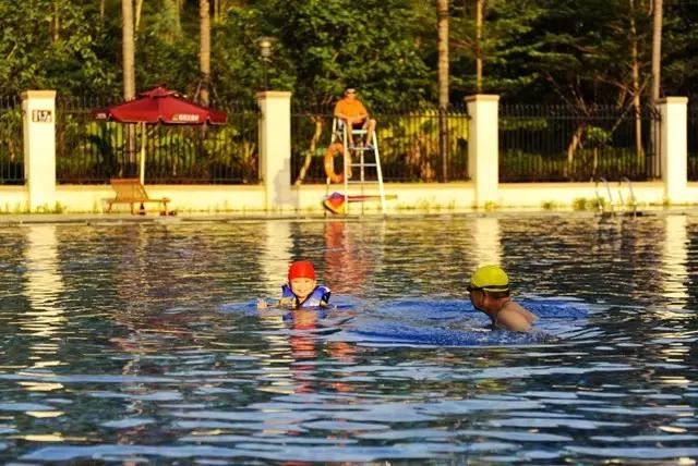 夏天就应该浪起来,夏天就是要浪起来