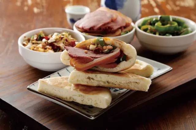 这家掌柜的店不简单｜排队2个小时，回头率高达89.76%