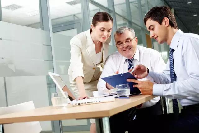 选专业最容易后悔的几个专业,目前高考选什么专业比较好找工作