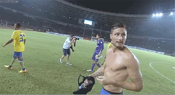 格列兹曼和吉鲁的关系,格里兹曼纹身