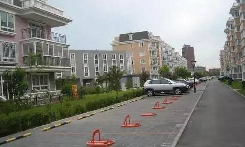 小区车位租赁合同不合理如何起诉,小区车位二十年起租合理吗