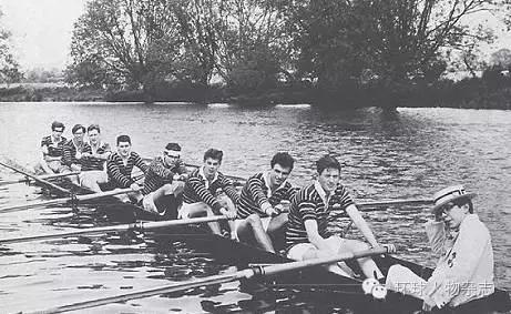 霍金是物理学家他发现了什么现象,霍金的家庭背后的奇葩