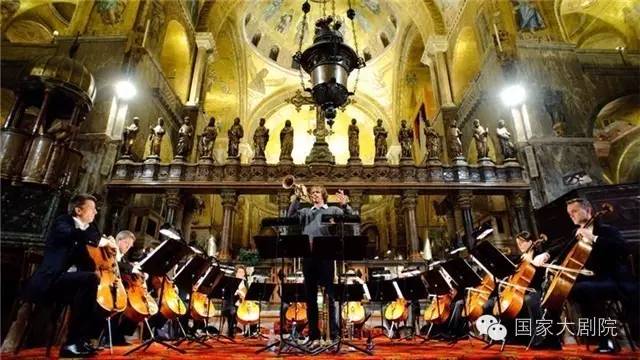 盛夏的狂欢陈冰,夏季的狂欢球迷的足球盛宴