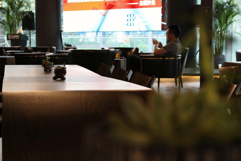 喝一杯几十块钱的咖啡就高人一等,喝一杯咖啡让你精神百倍