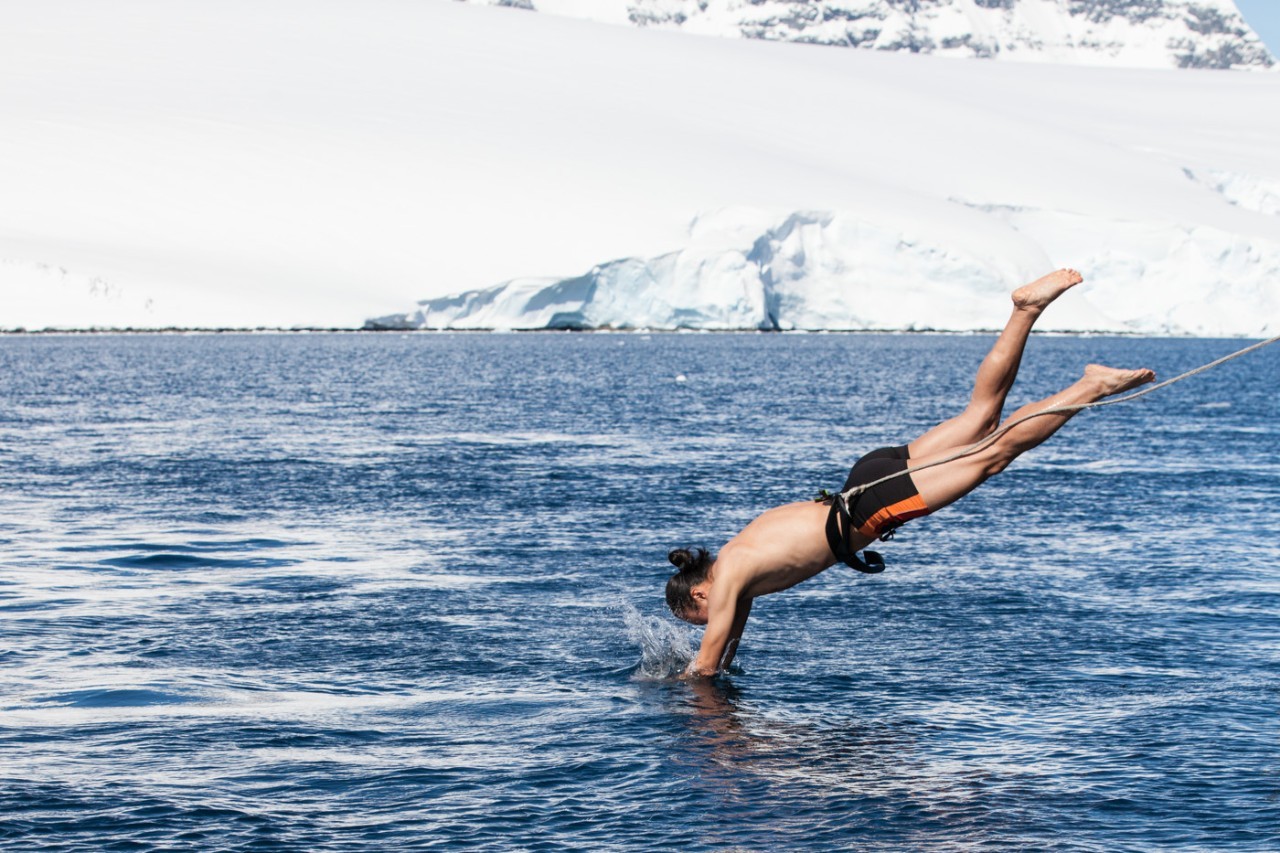 一个陕西汉子花7万元环游地球1圈，还带回一个美国女友！