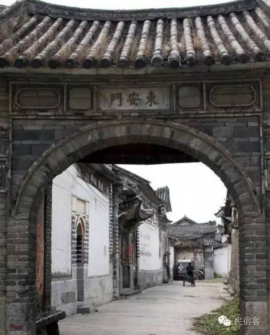 这个歪果仁倾其所有到大理开民宿，竟然成为中国小型度假酒店NO.1