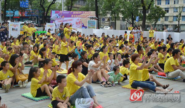 宝宝乐幼儿园举办2016年“致童年,我们毕业啦!”大班毕业活动
