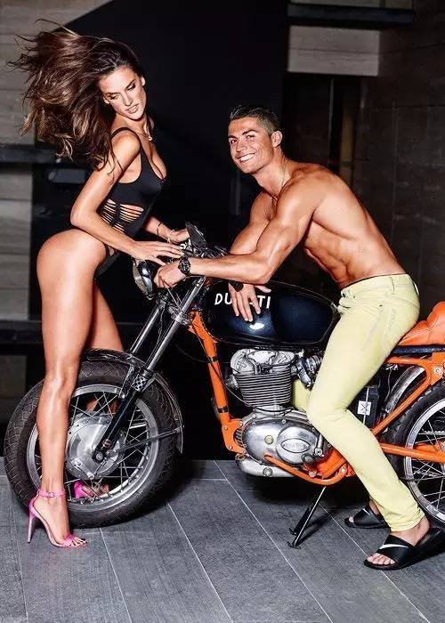 今晚半决赛！快来做一个时髦的伪球迷？