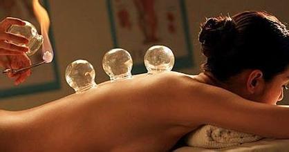 拔罐出现水泡要挑破吗,为什么拔罐会有水珠