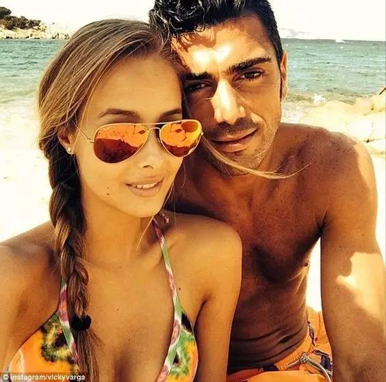 今晚半决赛！快来做一个时髦的伪球迷？