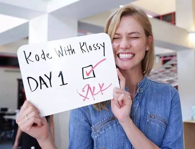 夏日穿搭蓝白色,好看又时髦的夏日穿搭