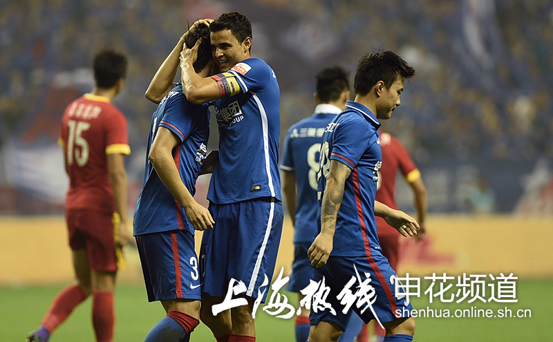 这一次是真的！李建滨收获首球跪地激情庆祝献飞吻送娇妻