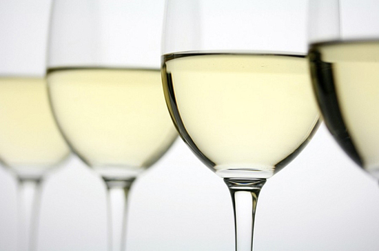 白葡萄酒什么配方最值得买,白葡萄酒怎么选酒精