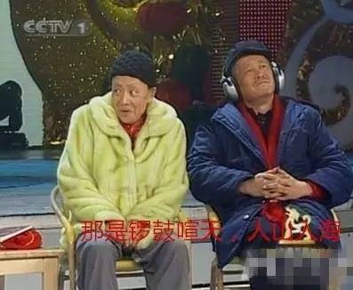 一言不合就堵厕所，小鲜肉你们得带多少保镖才能隔开痴女？！