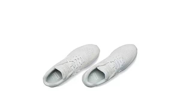 为什么我们穿很多衣服都不奇怪,为什么我们天天都要穿红色的衣服