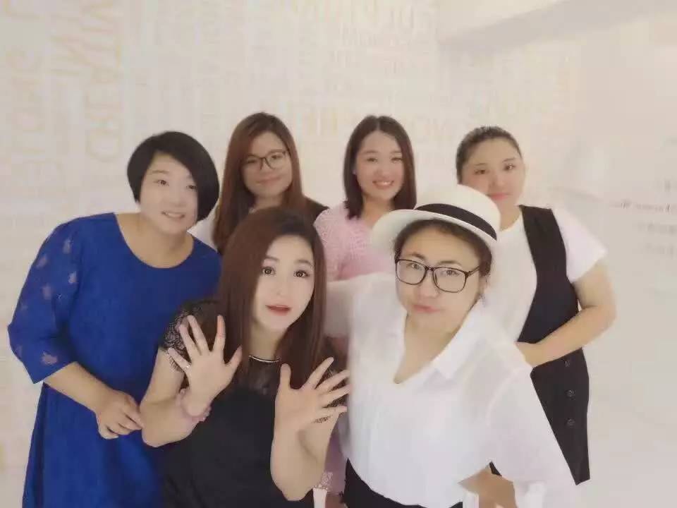 小卖家做直播,没颜没身材还能凭什么?