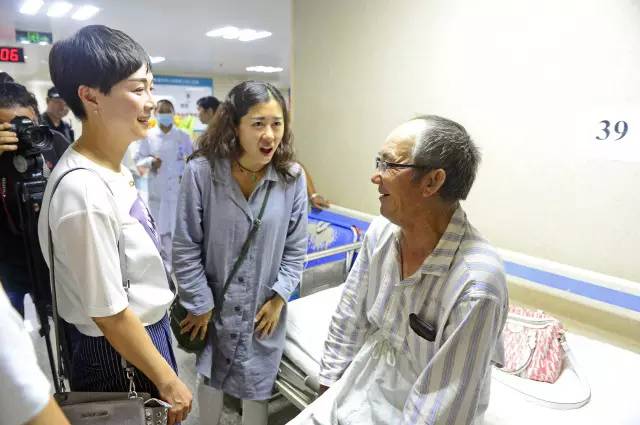 老张的病房被“挤爆”了!对于大家的捐款,他有话说