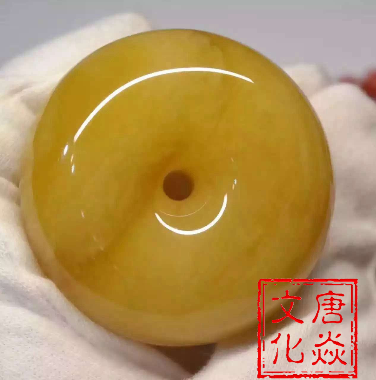 蜜蜡的寓意和象征风水,鸡油红和鸡油黄蜜蜡图片