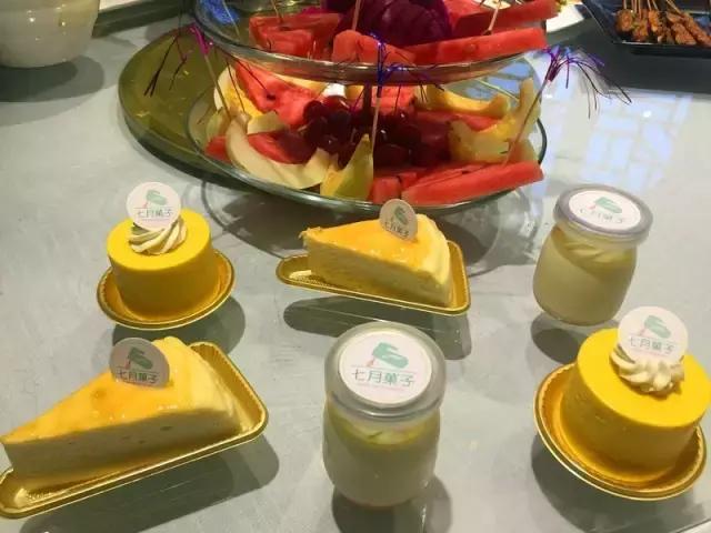 成都烧烤没和你闹！来来来，撸了这一杯，还有三杯……