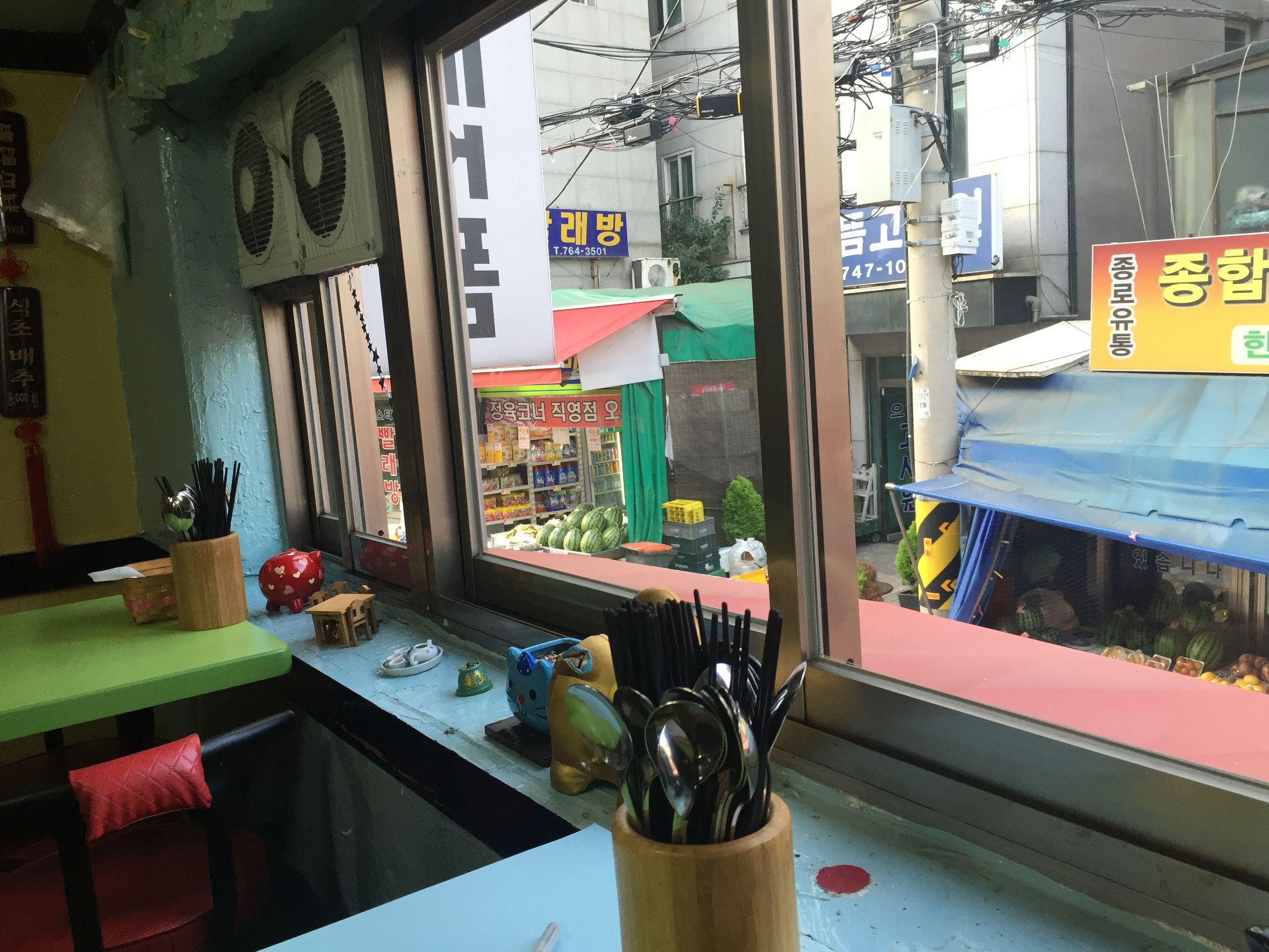 真实镜头下的韩国街边小饭店一顿游~