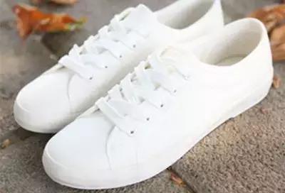 雨天湿鞋子怎么洗鞋好,下雨天穿了磨砂鞋怎么清洗