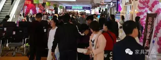 这个小镇的产业发生翻天覆地的变化竟是因为他们？