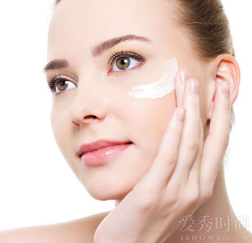 鼻子长痘痘什么原因图片,脸下脖子长痘痘是什么原因