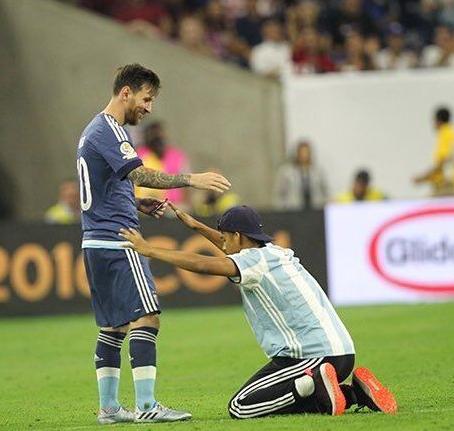 道理我都懂,我就是想去场上去浪一会