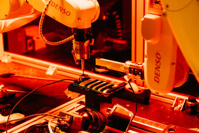 摩托罗拉motoz4正式发布,模块化手机motoz