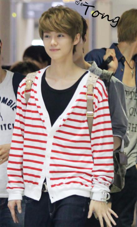 鹿晗巅峰时期有多夸张高街穿搭,鹿晗早期惊艳足球服照