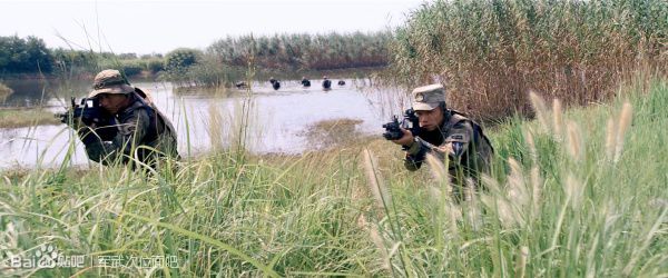 战争电影中的经典枪械,电影战狼中的一些枪械