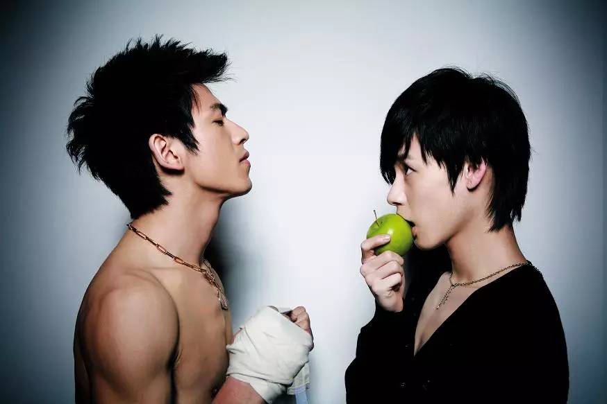 《太子妃》挂了，绿王上线，n年前上康熙时，他和小s。。。。