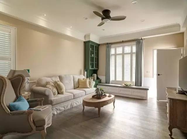 小户型轻奢风套内67平方三房两卫,繁华都市中的一处静谧