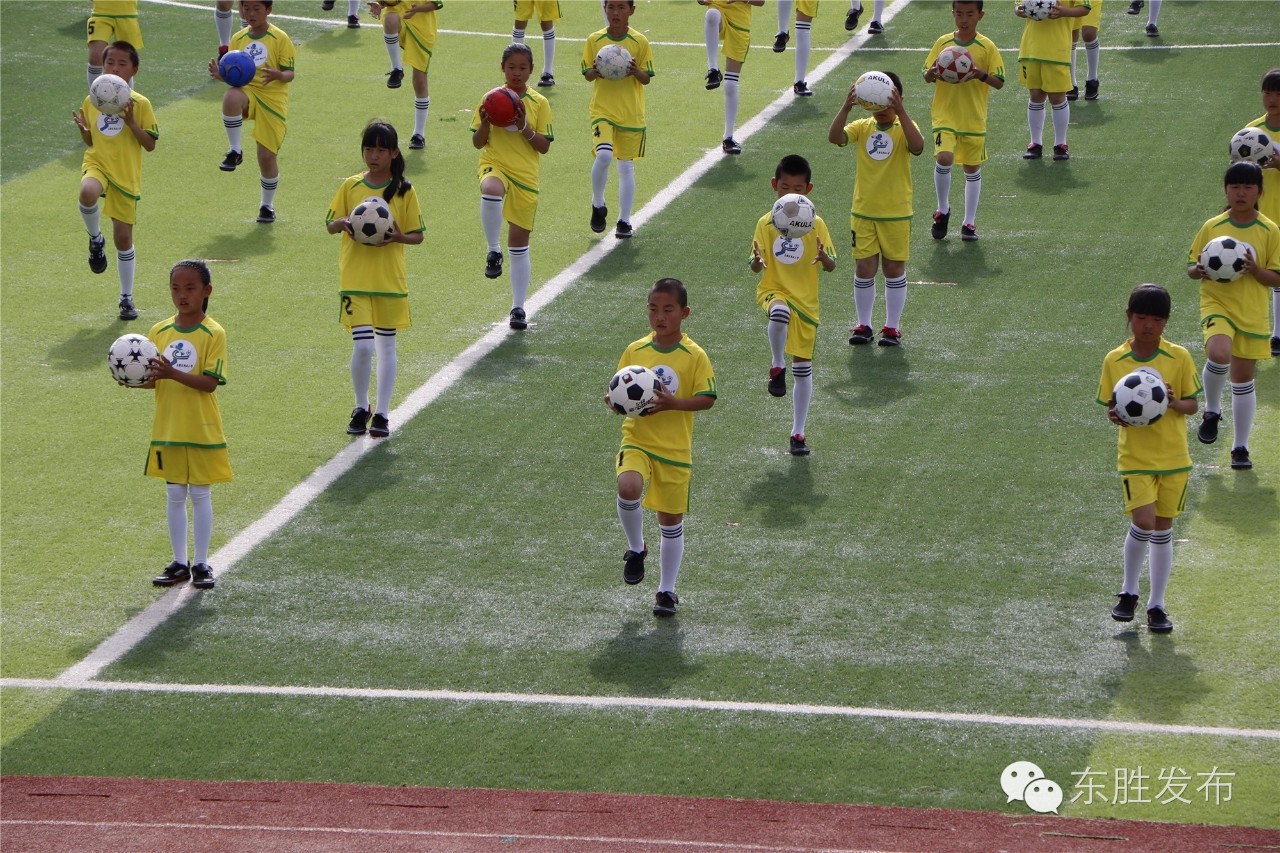 最新|自治区“主席杯”校园足球四级联赛初中女子组比赛在东胜开赛