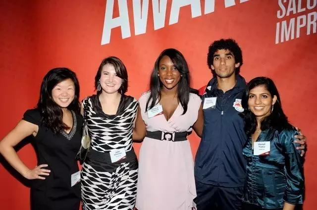 她用一个足球，解决了非洲家庭的供电难题。