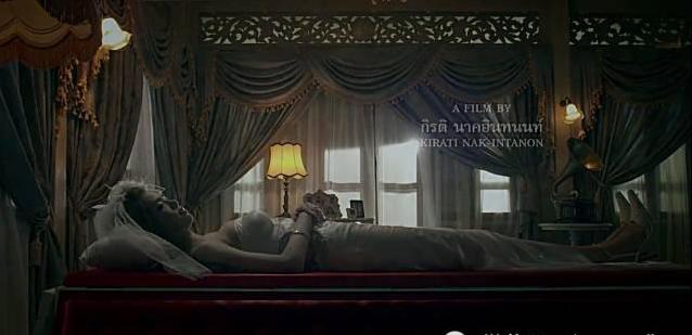 亲吻爱抚别人的新娘遭报应，这爱情来得有点重口惊悚