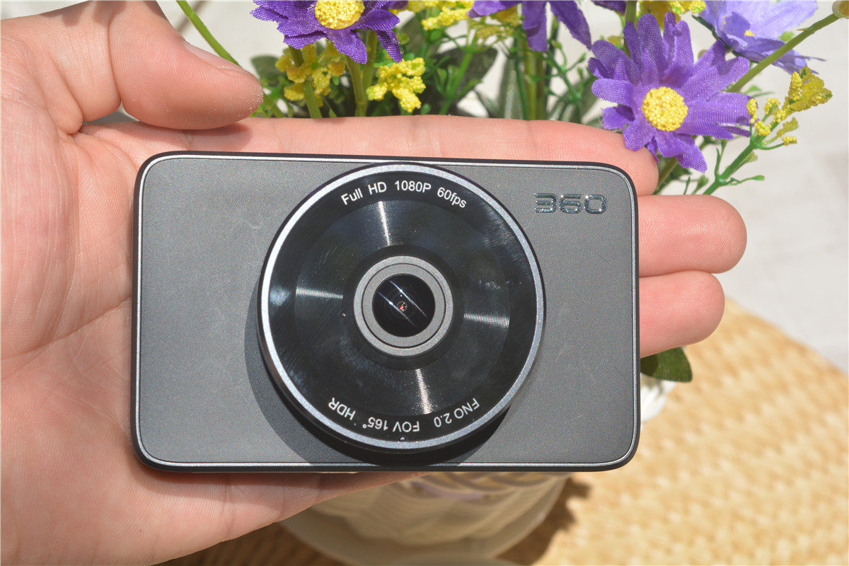 360行车记录仪有卡和无卡,360行车记录仪二代和一代的区别