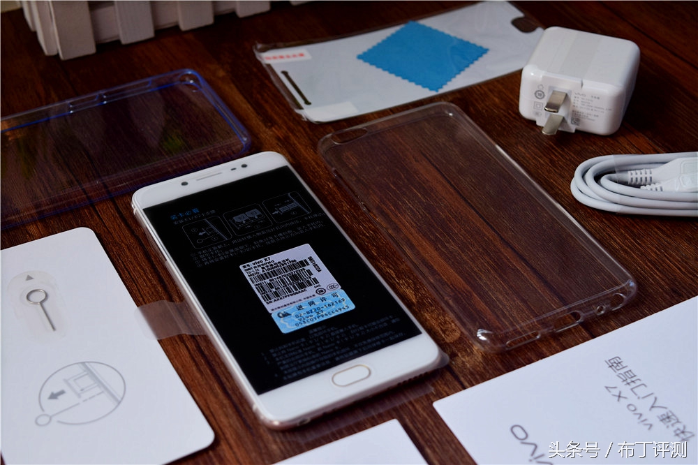 vivox71600万柔光双摄,vivox7拍照效果