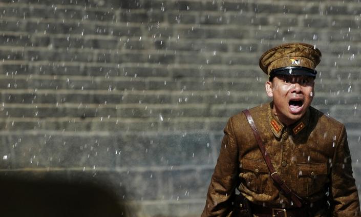 他出道多年无绯闻,33岁出道的他专注演戏32年零绯闻