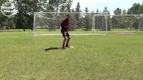 足球技巧8种最为实用的,足球防球的技巧