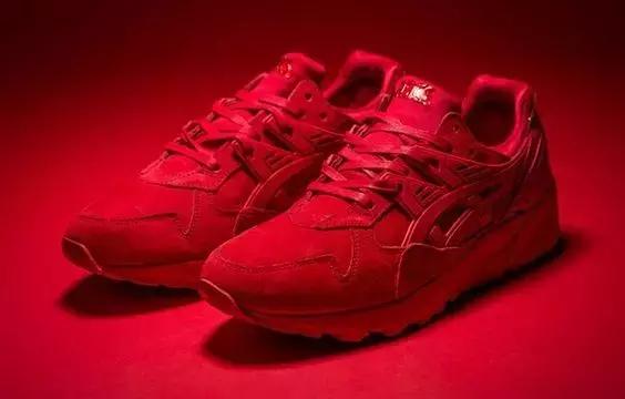 球鞋/最爱脚下那抹红，今夏潮人都得踩个它