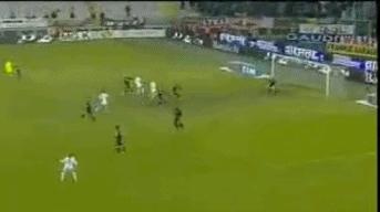 足球倒钩射门集锦大个子,足球小将双人倒钩动画原视频