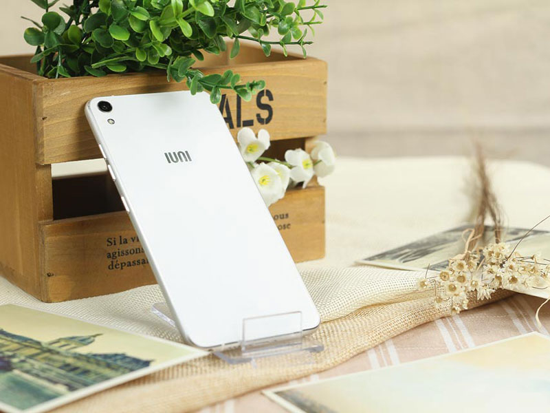 纯简白带来极致IUNIN1给你别样用机享受